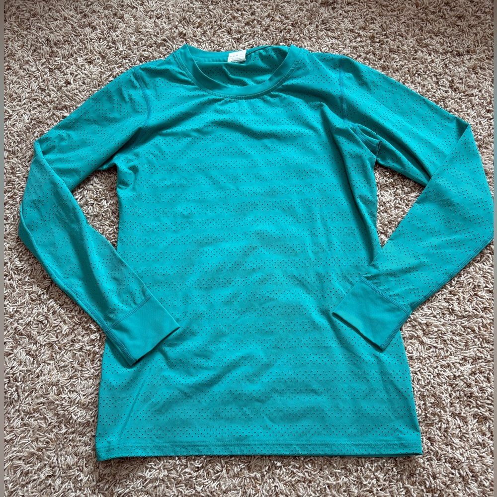 Zyia Active Chill perforated long sleeve shirt women’s size small
